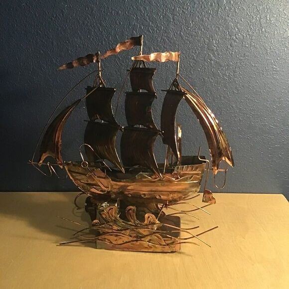 Vintage Musical Sailing Ship 12" x 3" Plays Music When You Wind The Key In Front - Picture 2 of 8